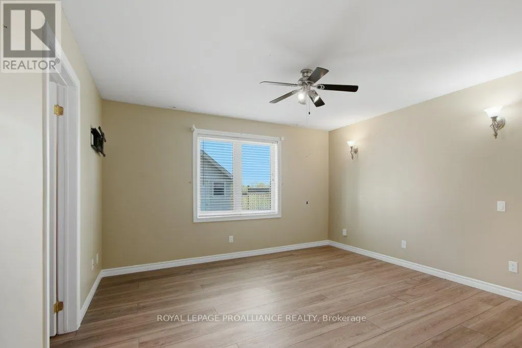 51 APPLEWOOD DRIVE