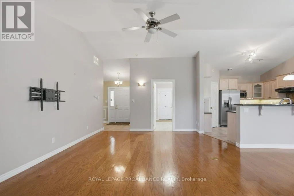 51 APPLEWOOD DRIVE