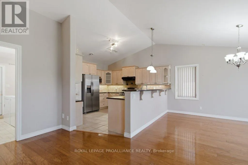 51 APPLEWOOD DRIVE