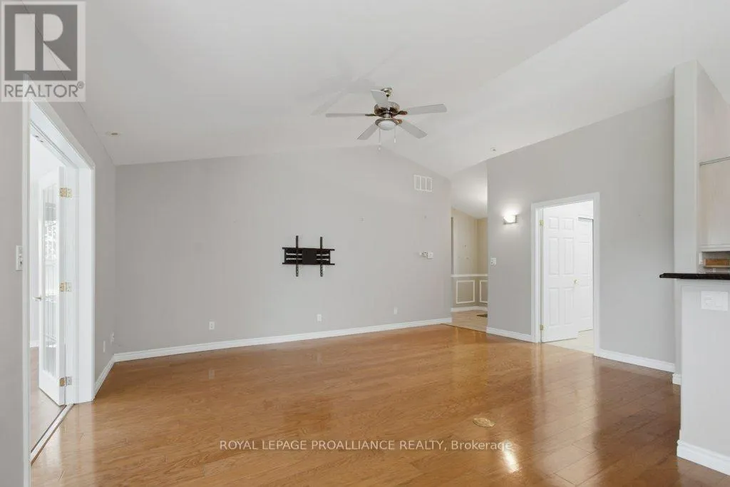 51 APPLEWOOD DRIVE