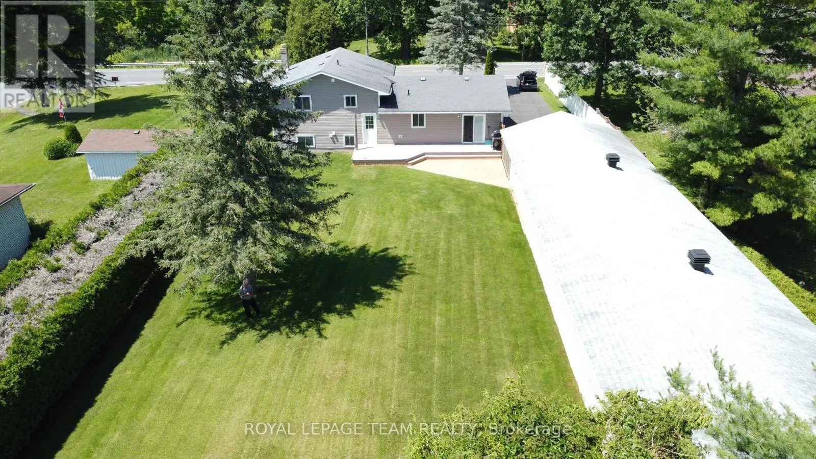 12078 LAKESHORE DRIVE E