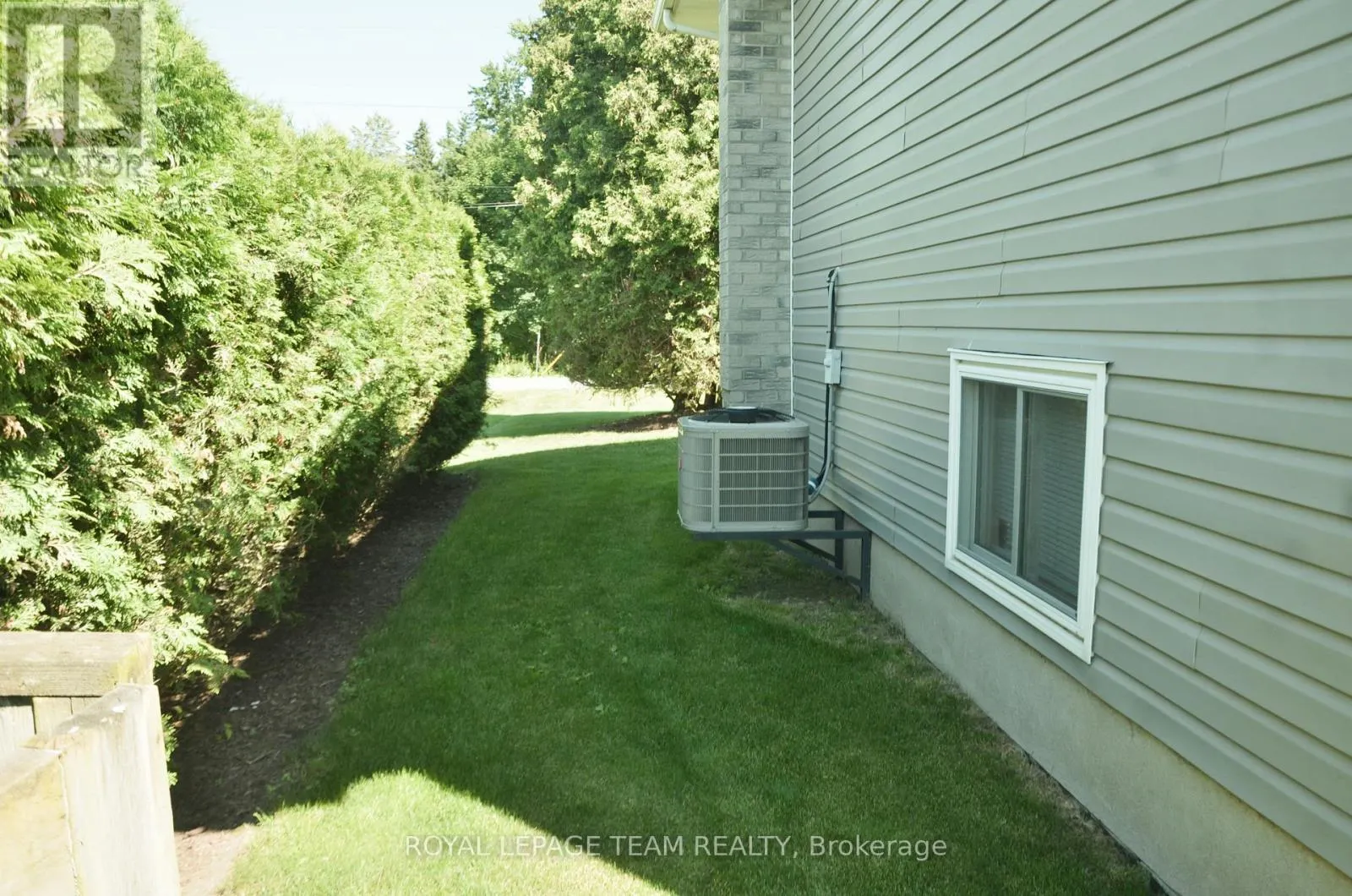 12078 LAKESHORE DRIVE E