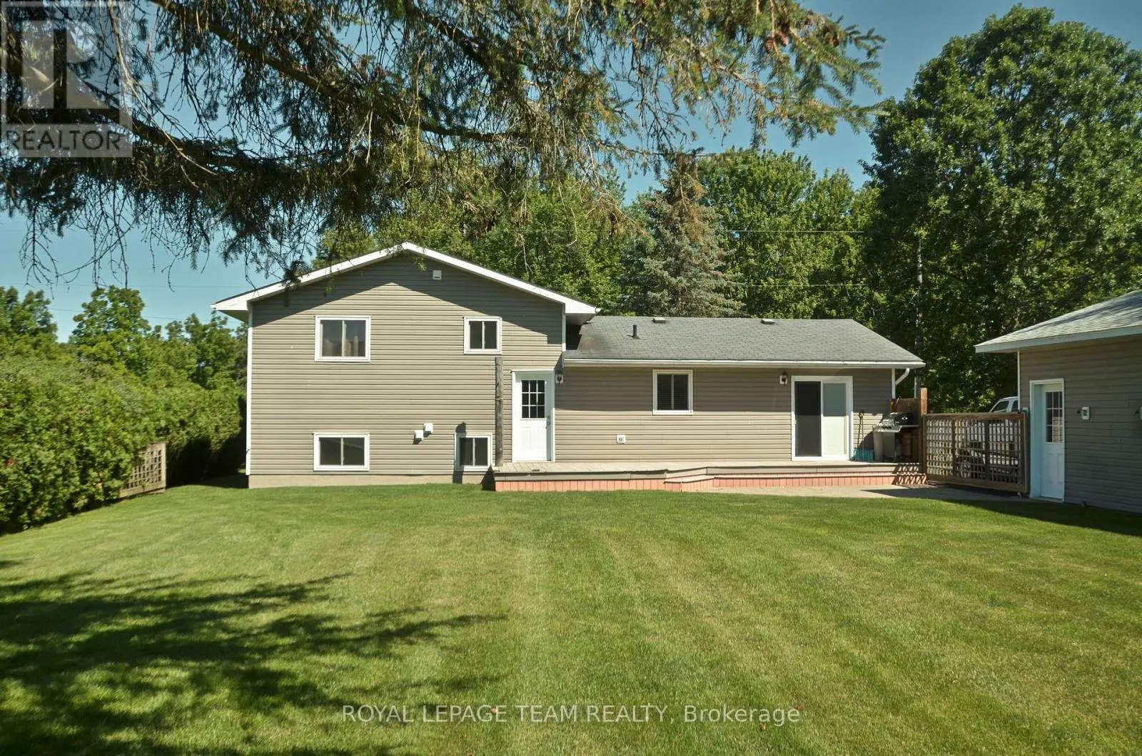 12078 LAKESHORE DRIVE E