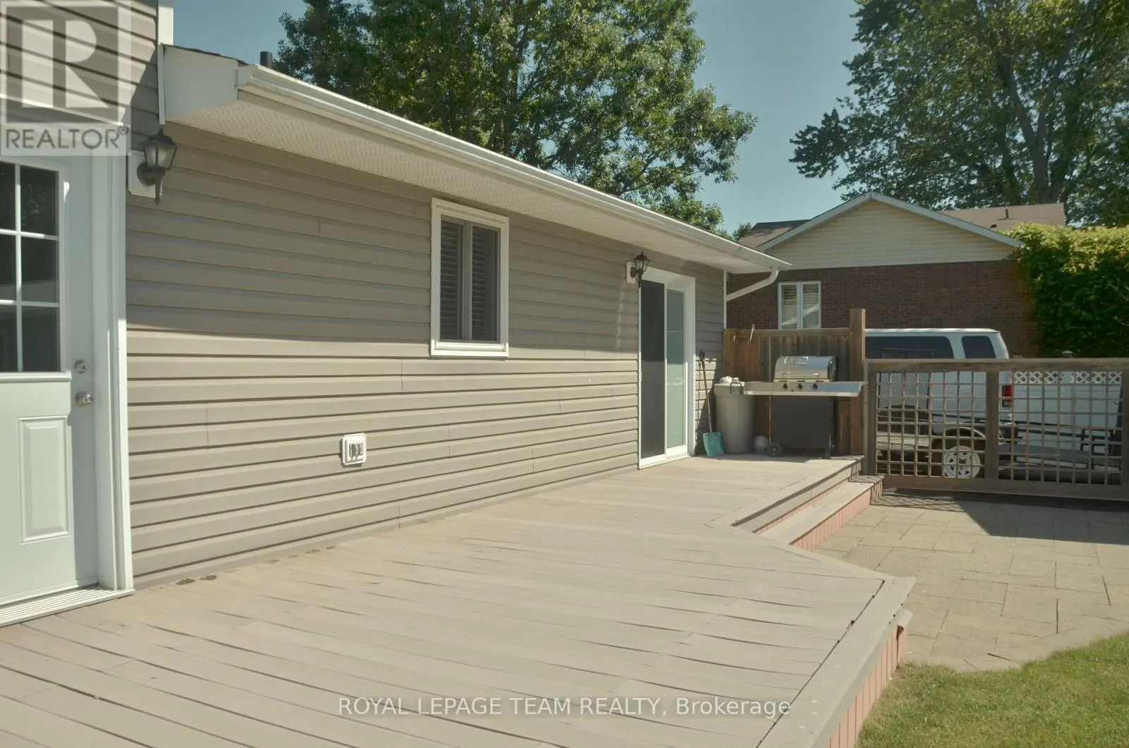 12078 LAKESHORE DRIVE E
