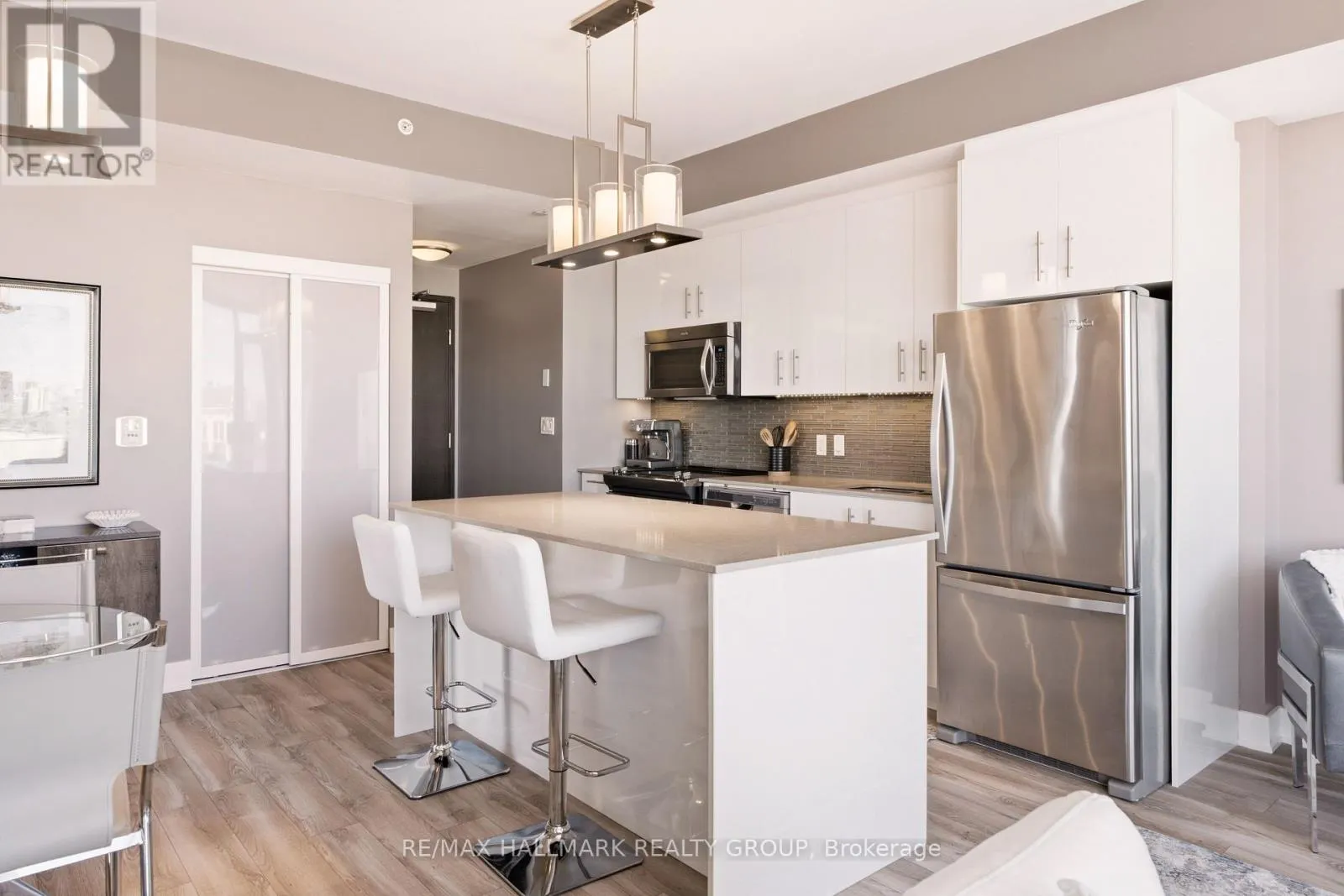 1205 - 1035 BANK STREET
