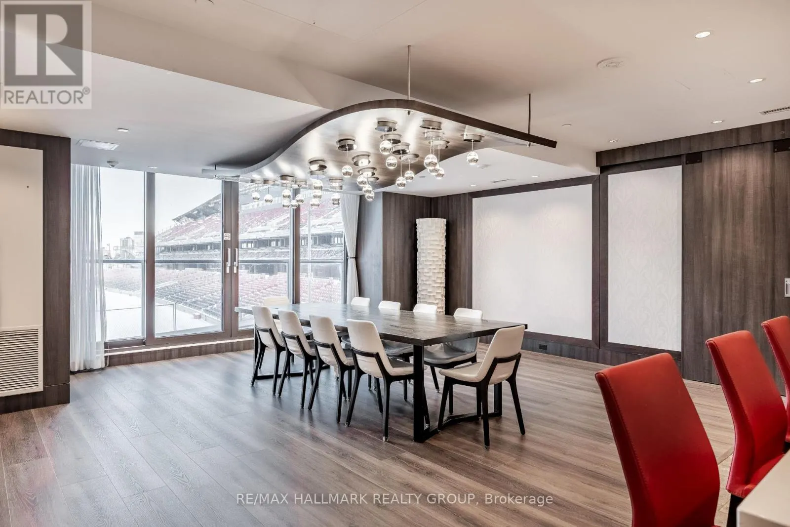 1205 - 1035 BANK STREET