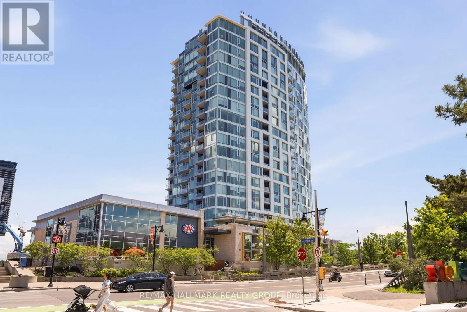 1205 - 1035 BANK STREET