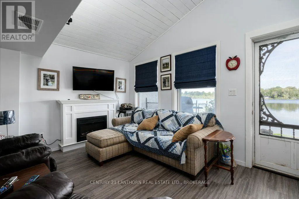74 COTTAGE LANE