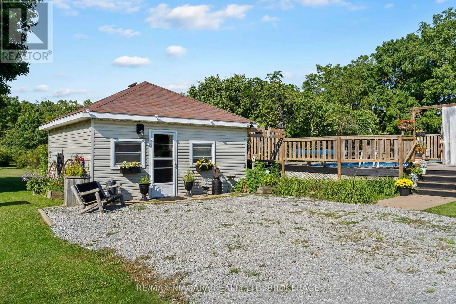 11562 LAKESHORE ROAD