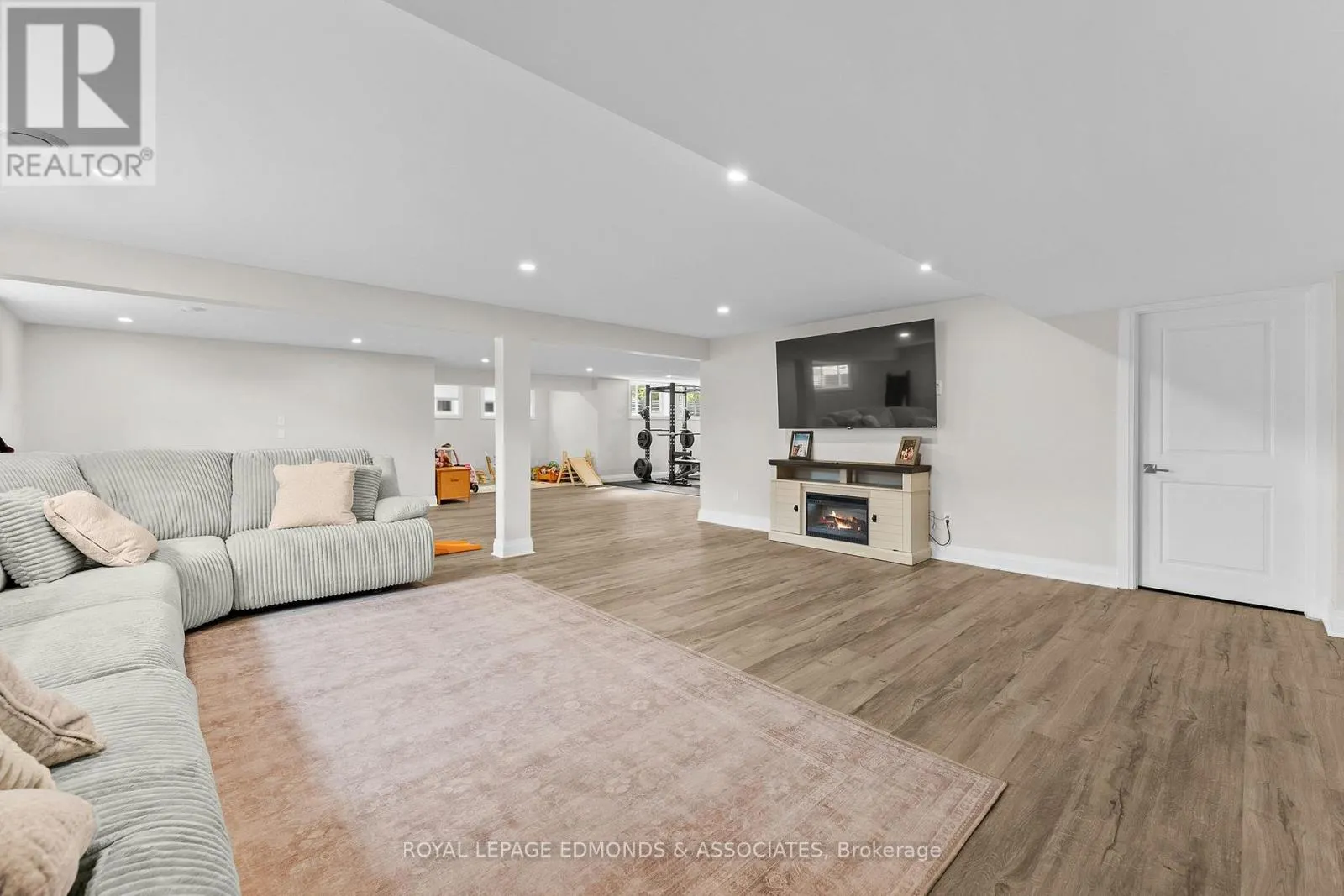 39 MORRISON DRIVE