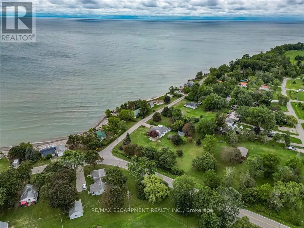 6 MOHAWK POINT ROAD