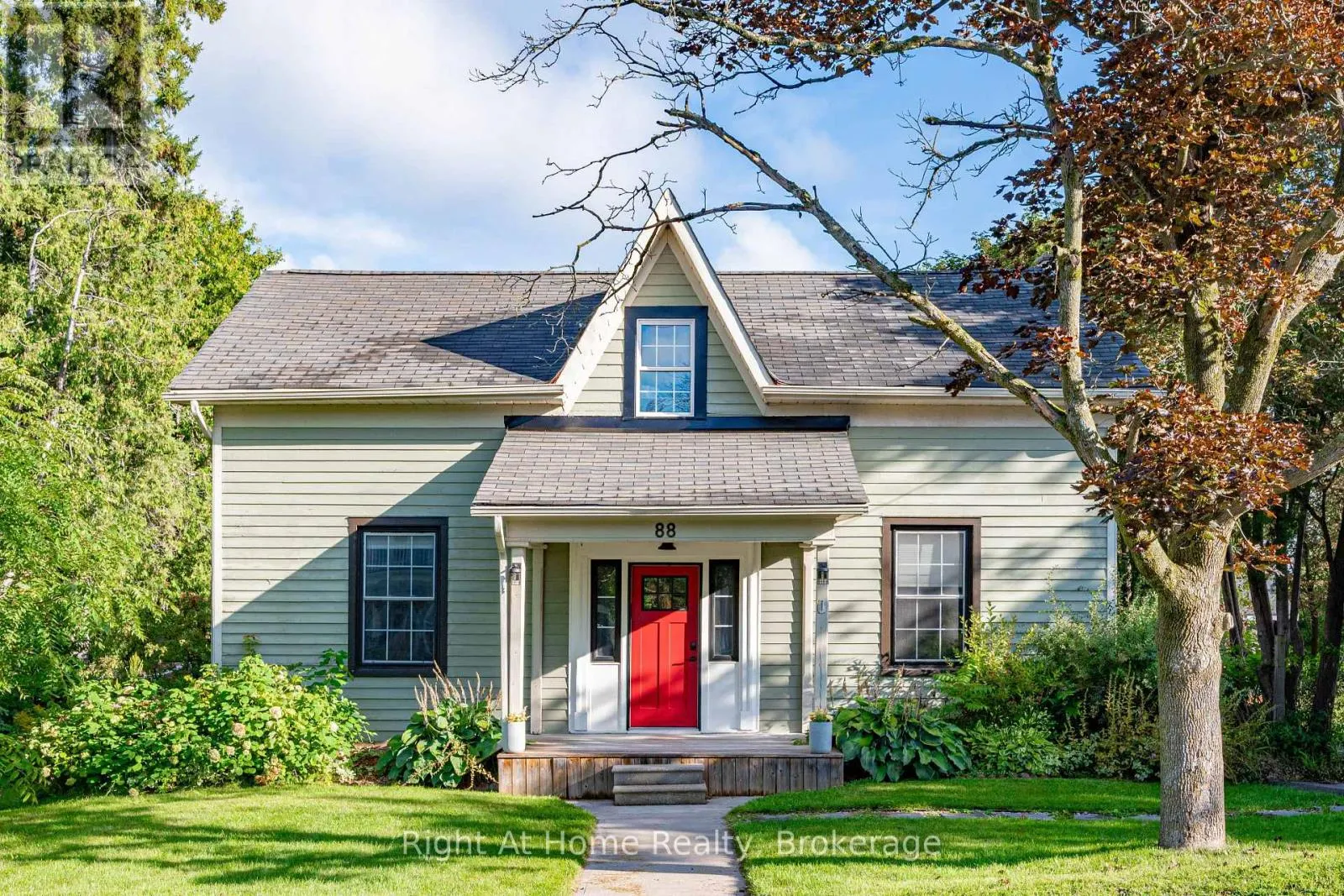 88 KING STREET E