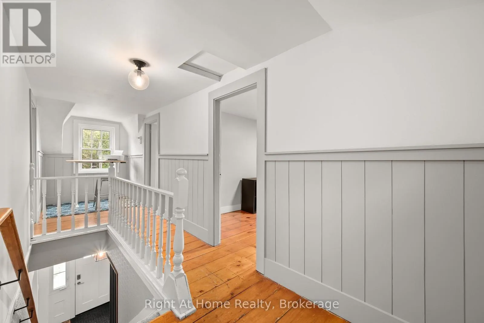 88 KING STREET E