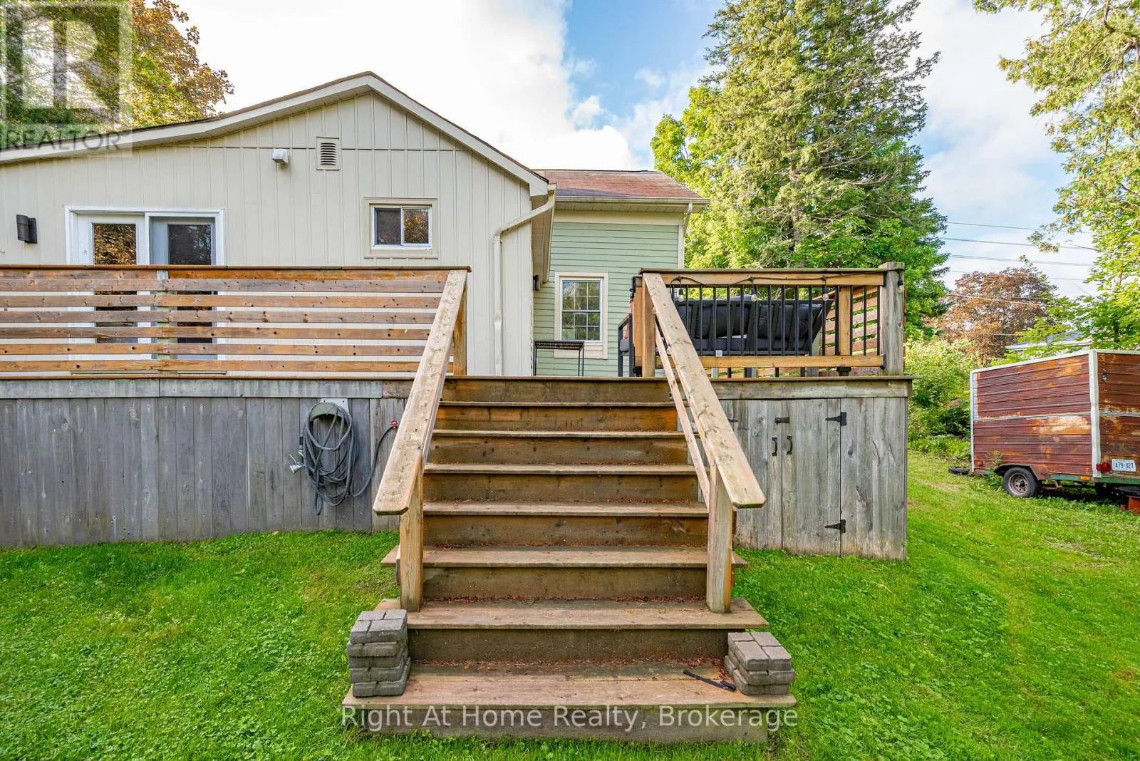 88 KING STREET E