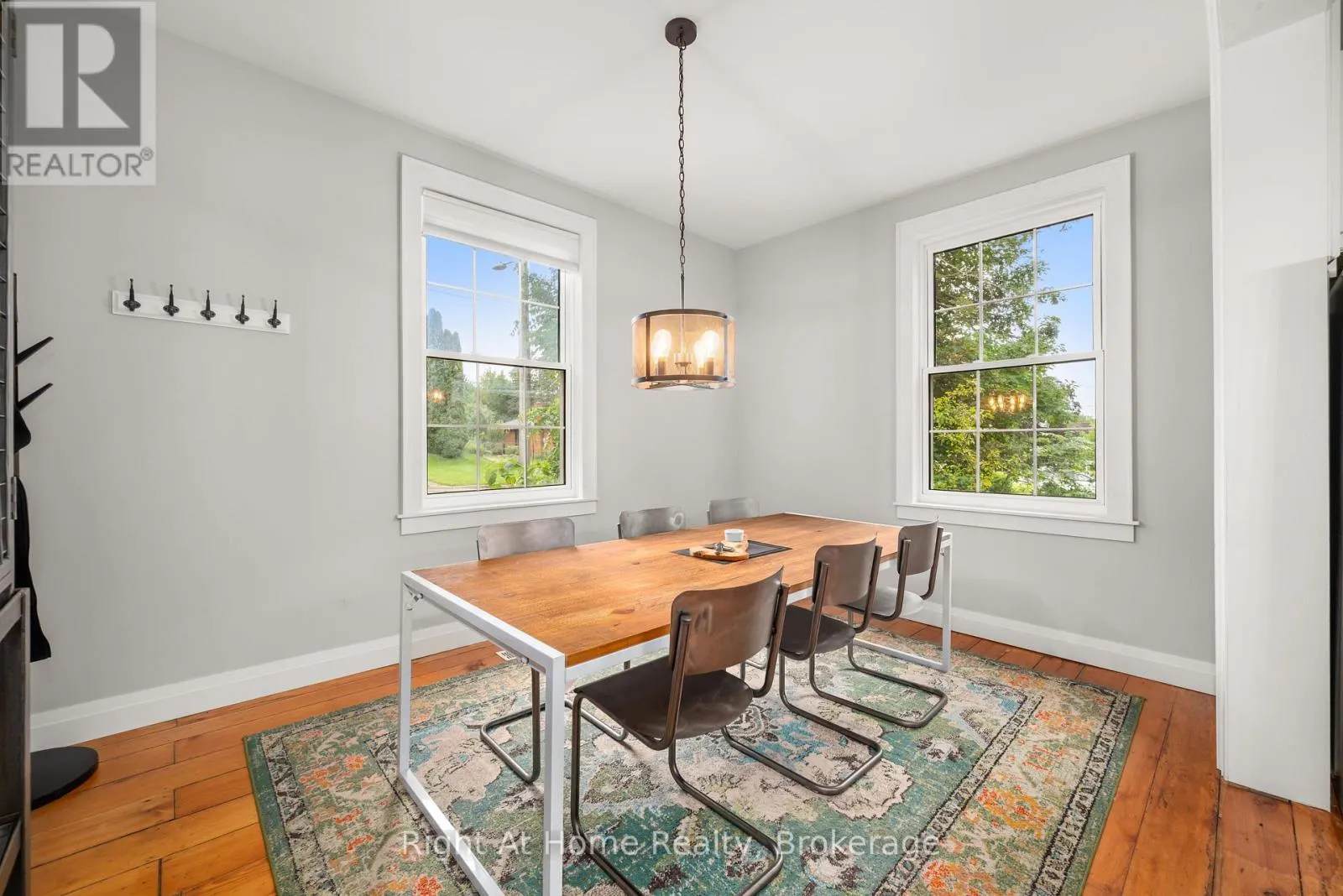 88 KING STREET E