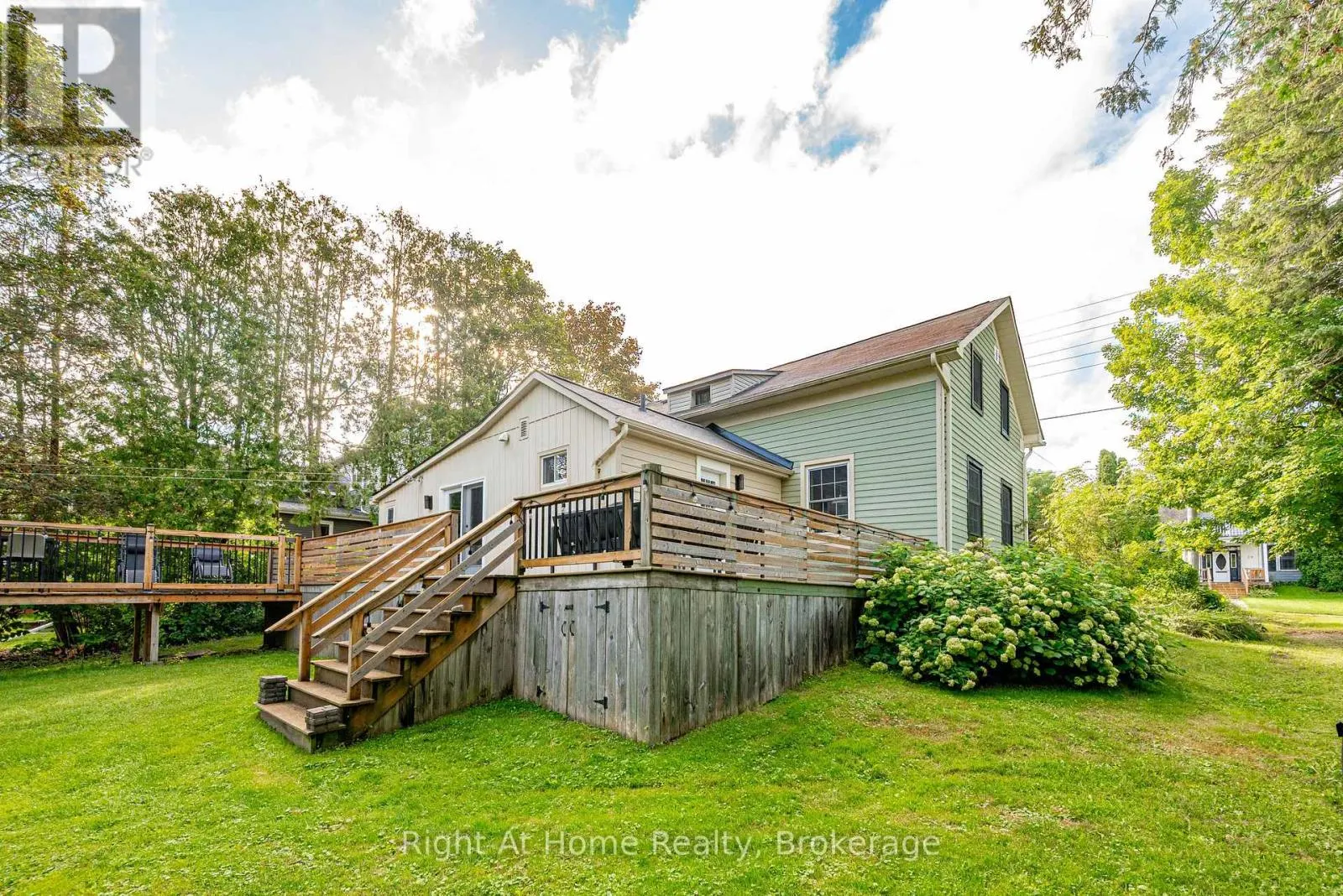 88 KING STREET E
