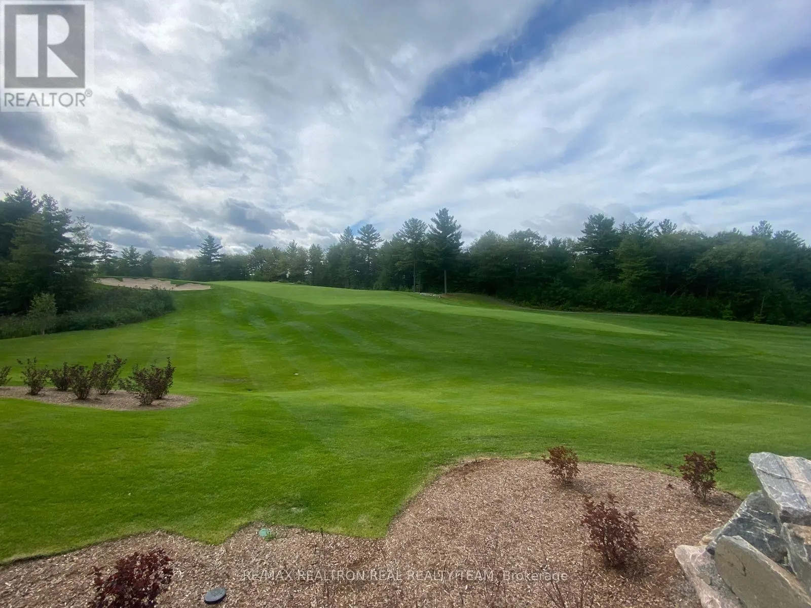 302 - 120 CARRICK TRAIL