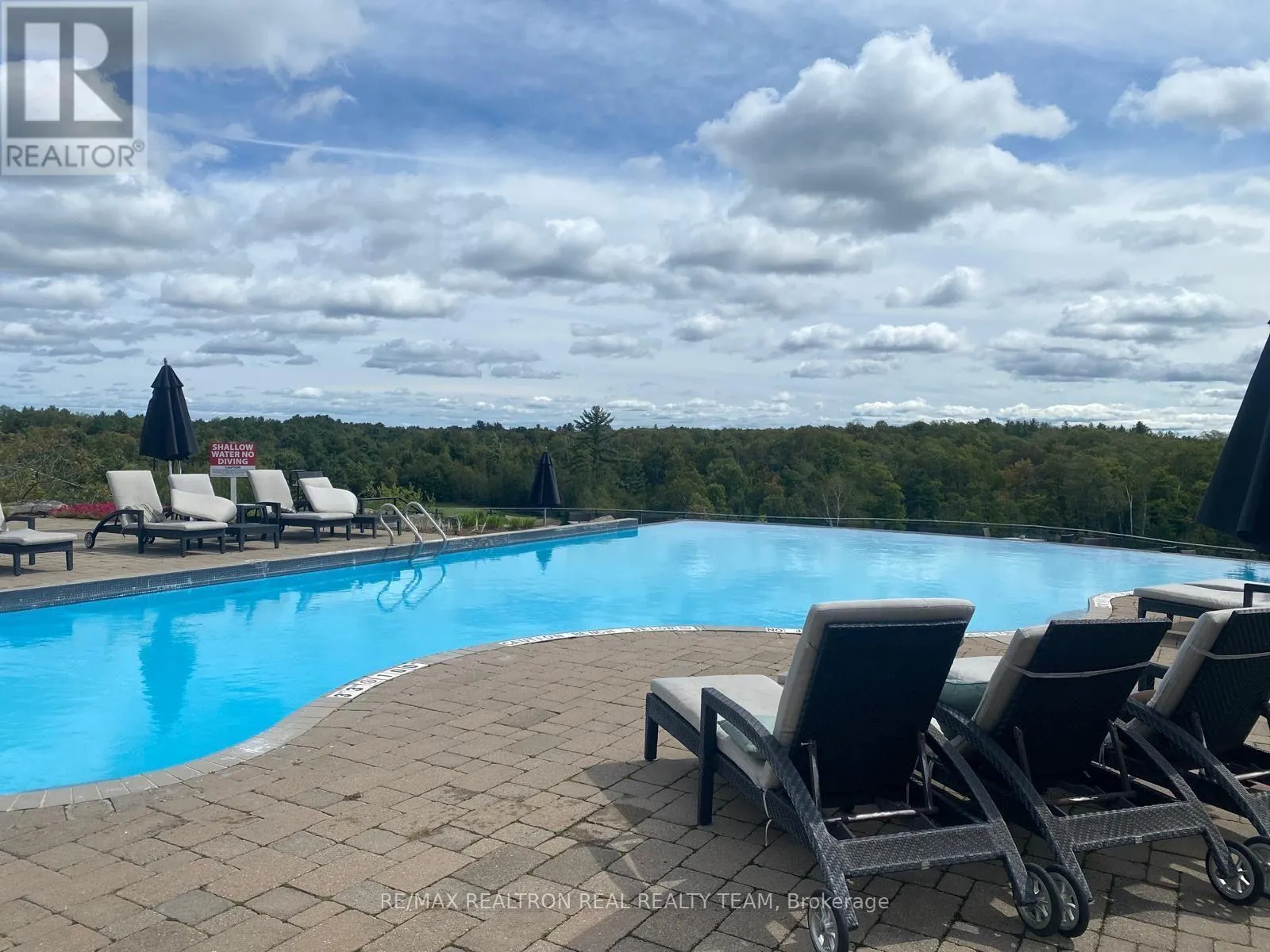 302 - 120 CARRICK TRAIL