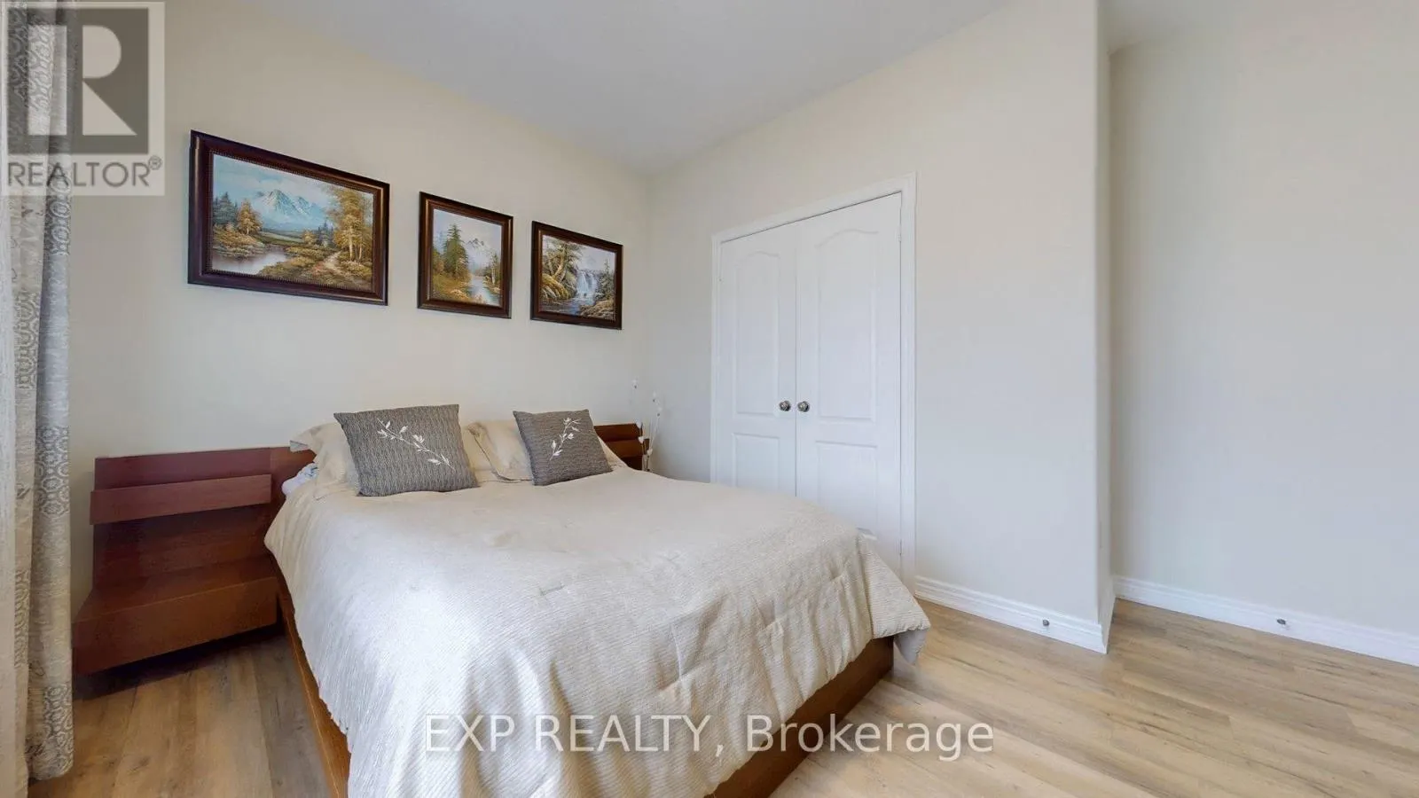 42 SOMERVILLE CRESCENT