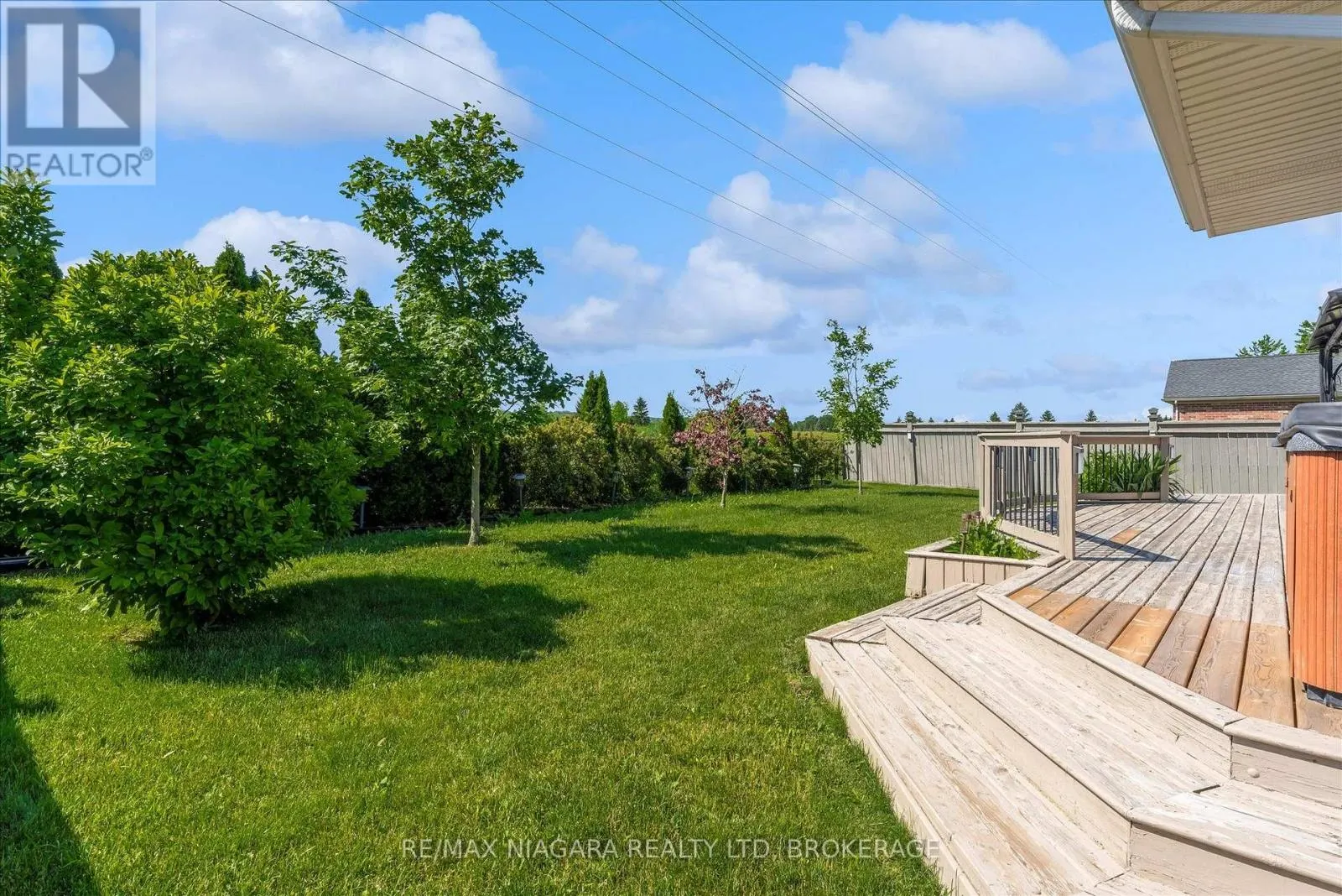 404 WRIGHT CRESCENT
