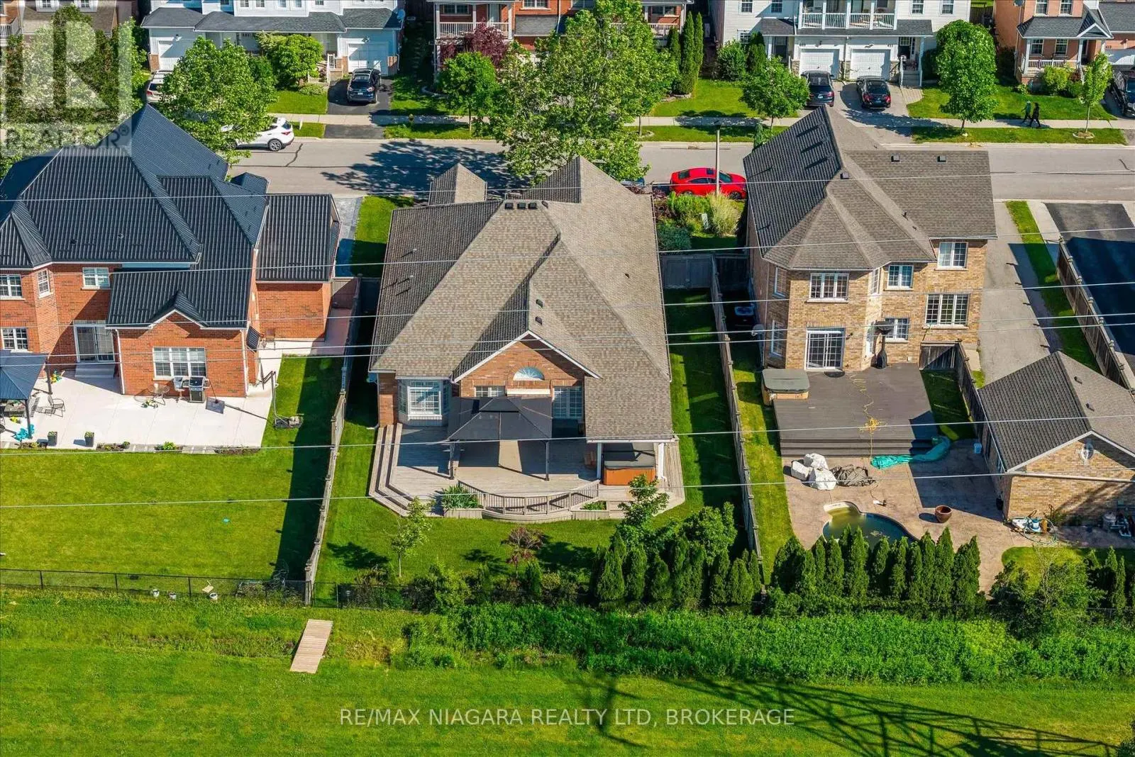 404 WRIGHT CRESCENT