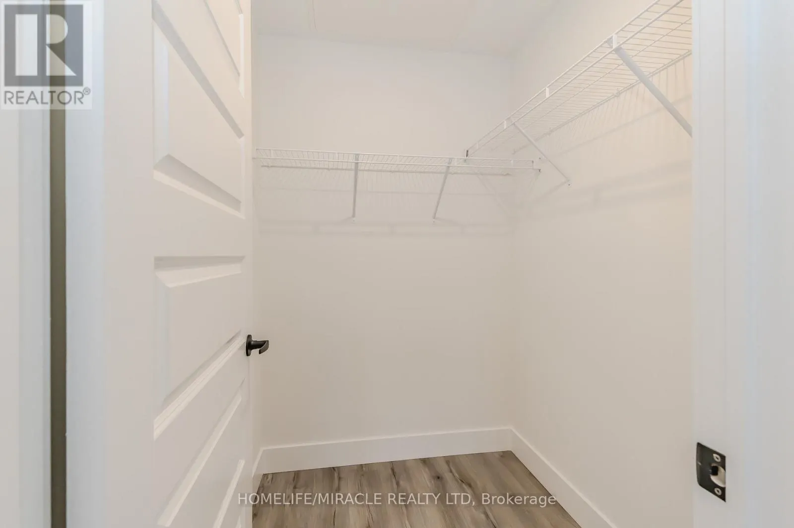 T5 - 1101 LACKNER PLACE