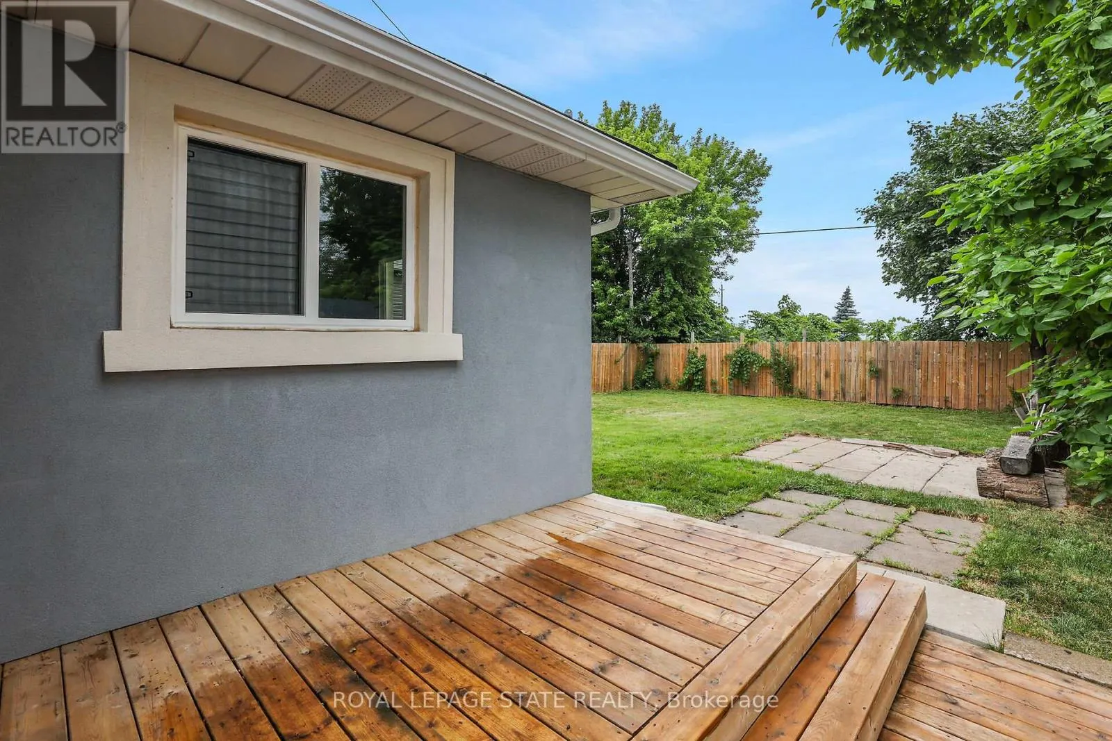 6 LINCOLN AVENUE