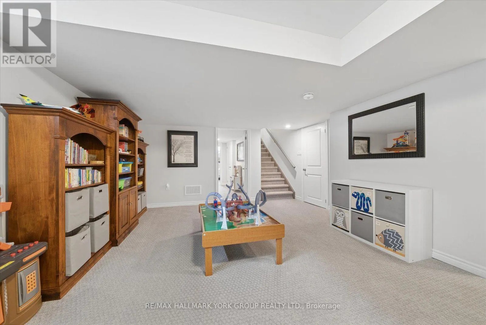 6 - 17 LAKEWOOD CRESCENT