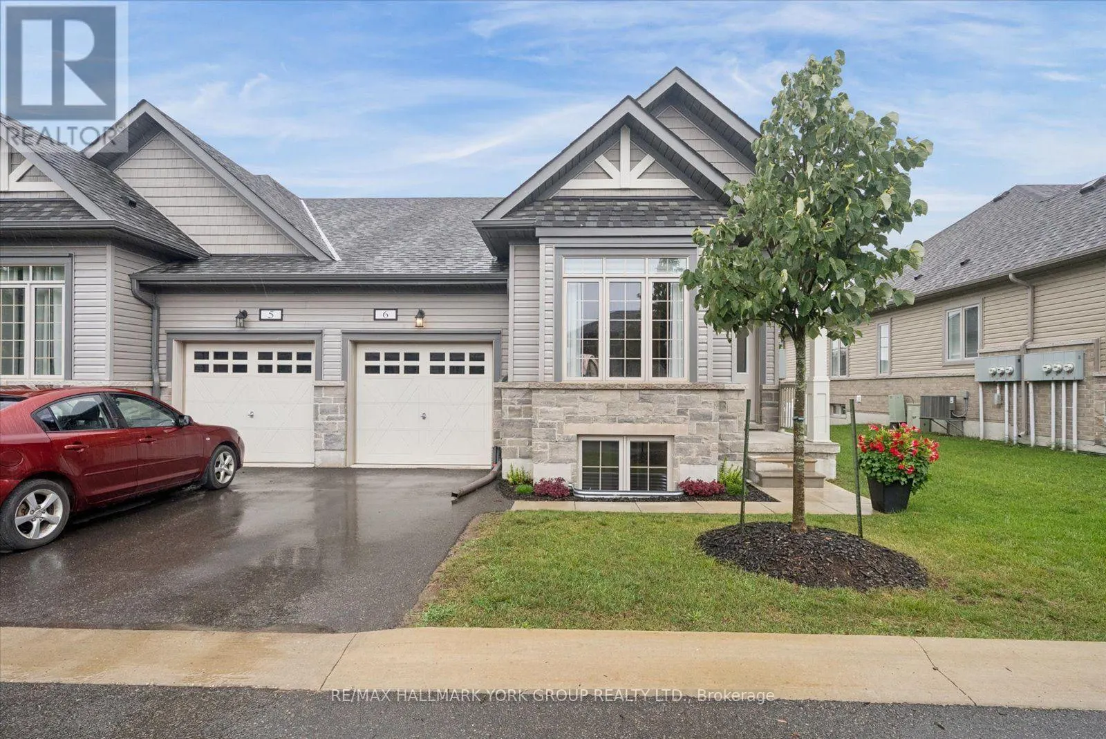 6 - 17 LAKEWOOD CRESCENT