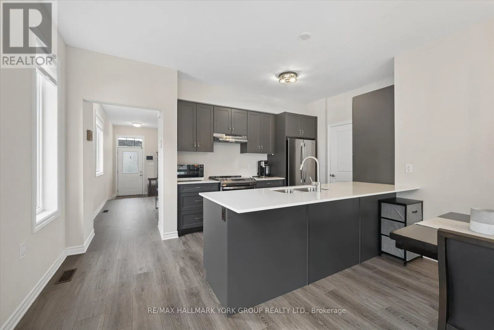 6 - 17 LAKEWOOD CRESCENT