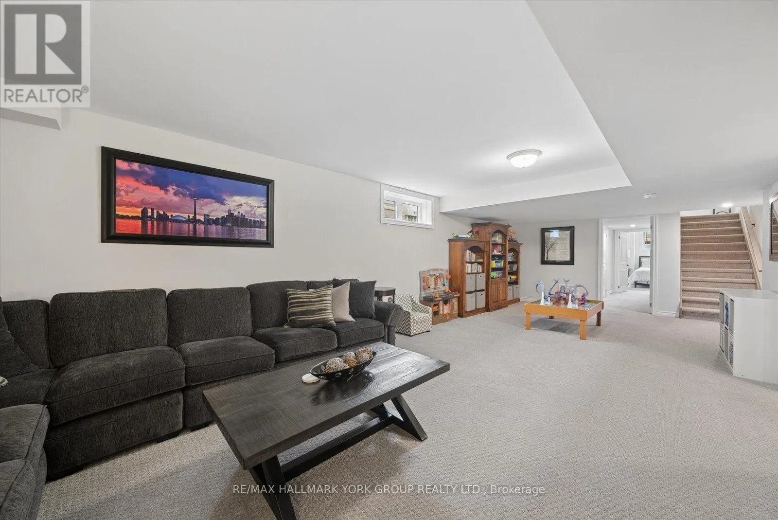 6 - 17 LAKEWOOD CRESCENT