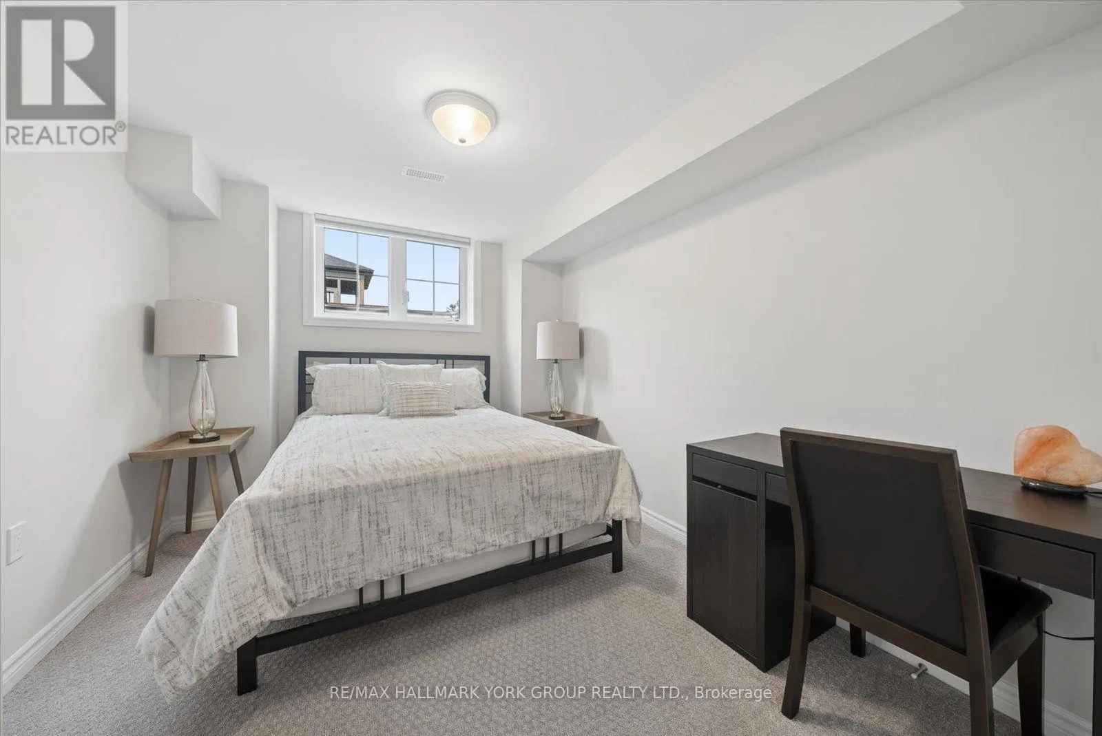 6 - 17 LAKEWOOD CRESCENT