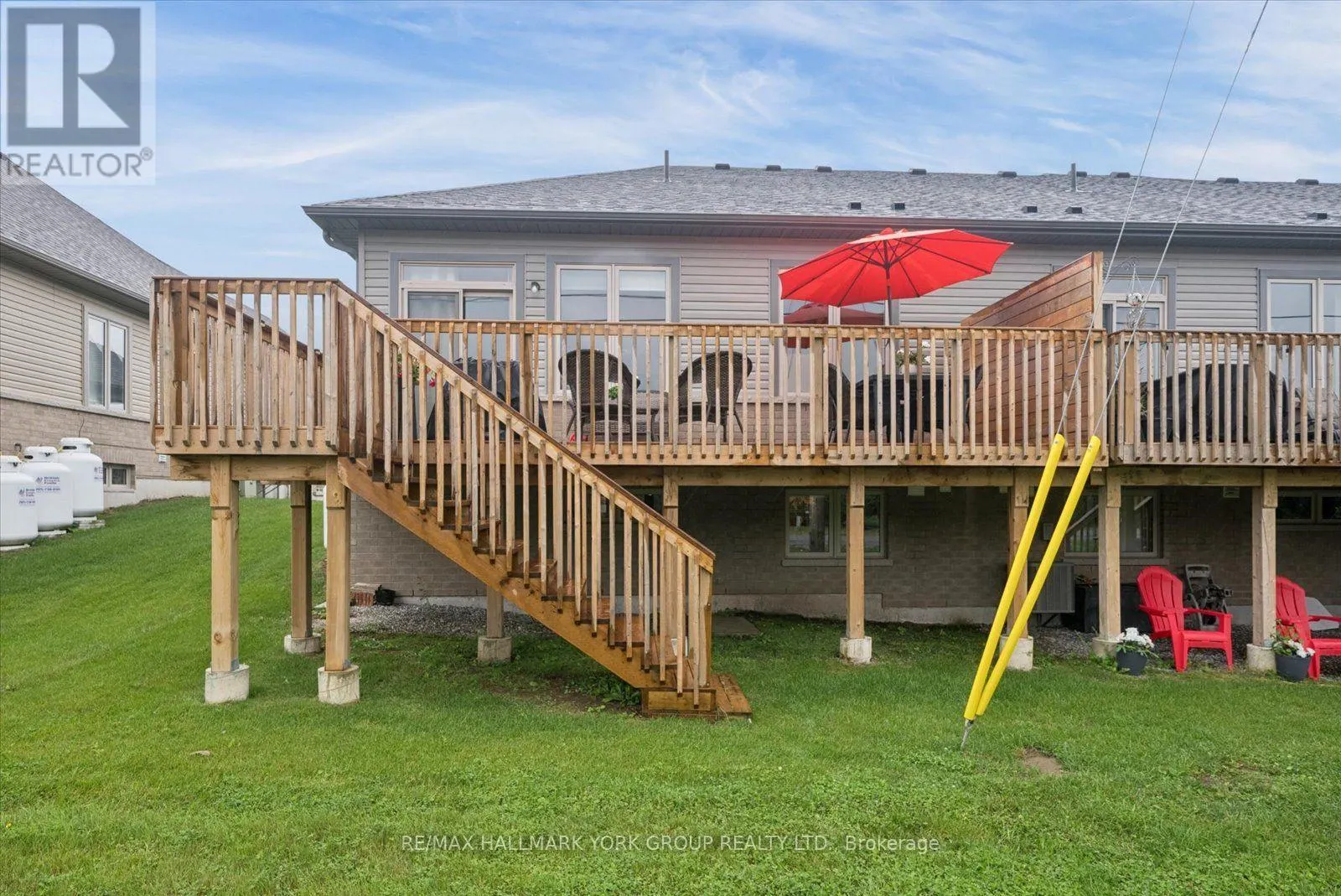 6 - 17 LAKEWOOD CRESCENT