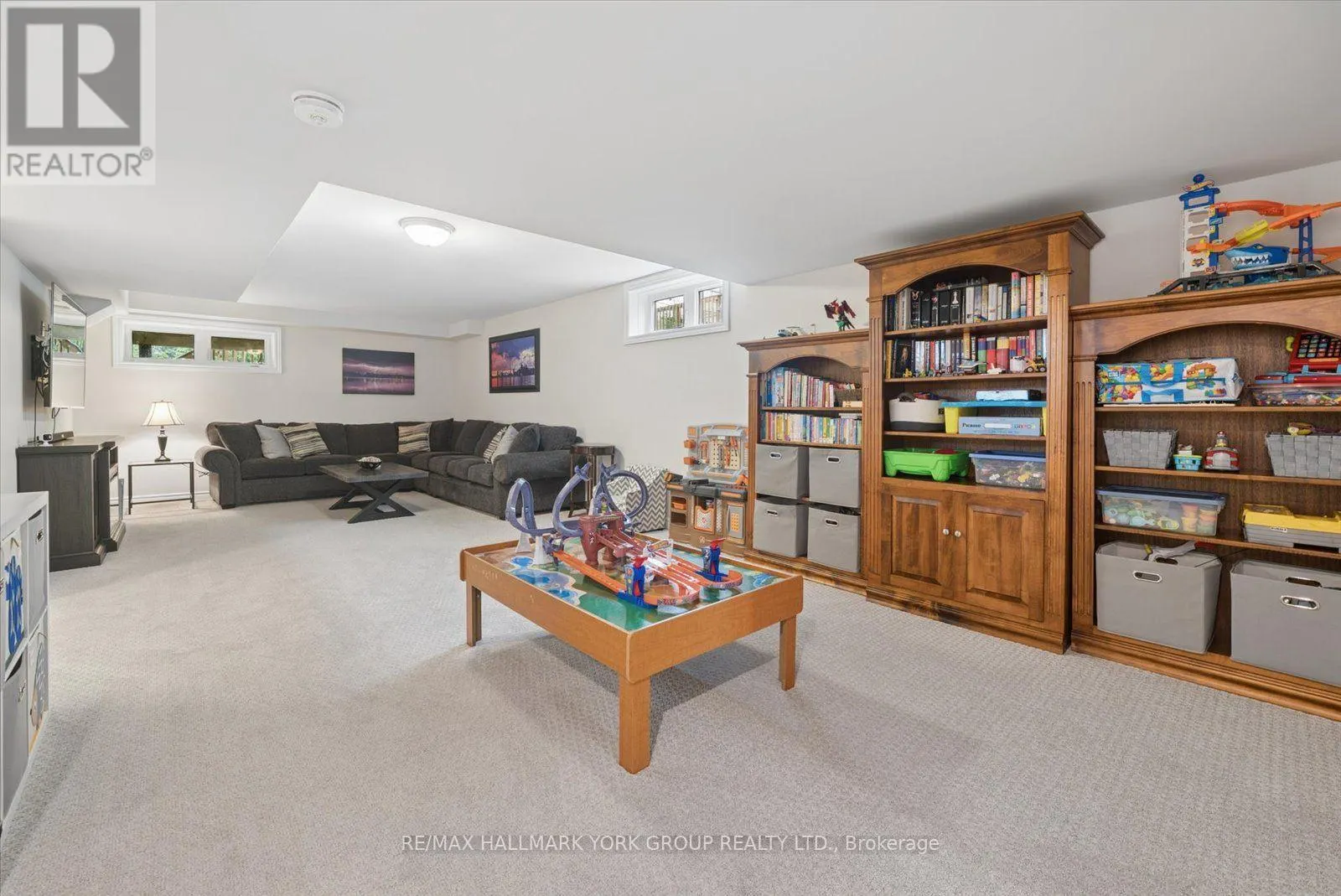 6 - 17 LAKEWOOD CRESCENT