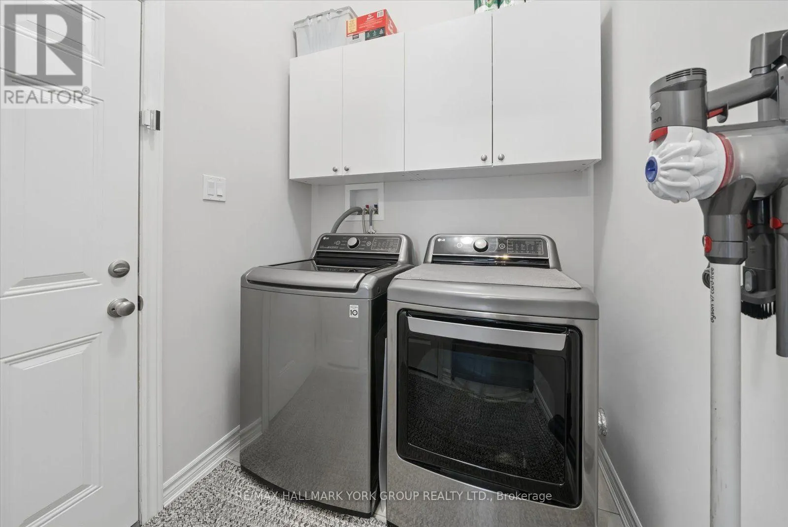 6 - 17 LAKEWOOD CRESCENT