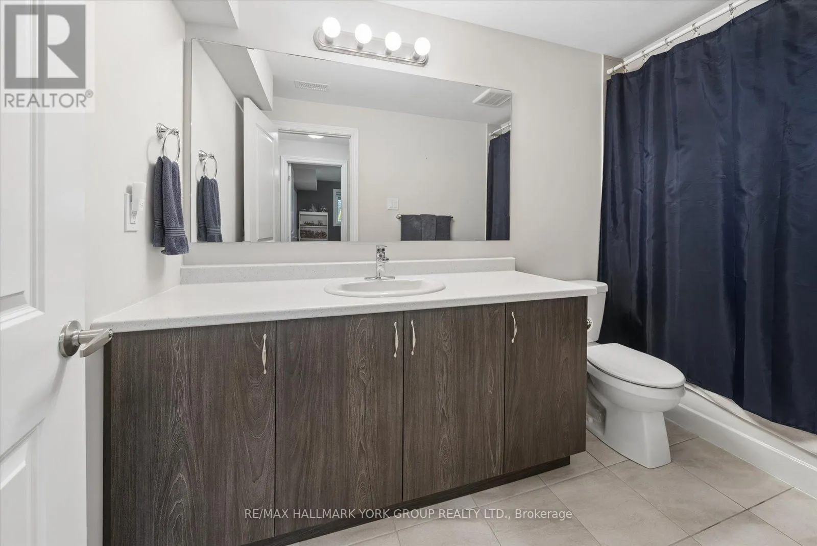 6 - 17 LAKEWOOD CRESCENT