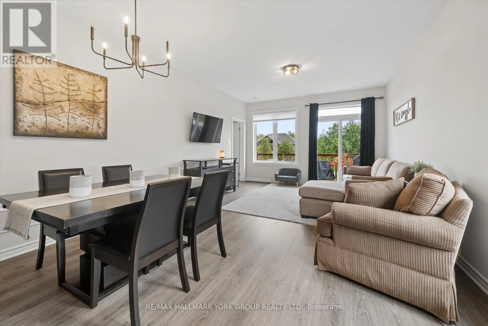 6 - 17 LAKEWOOD CRESCENT