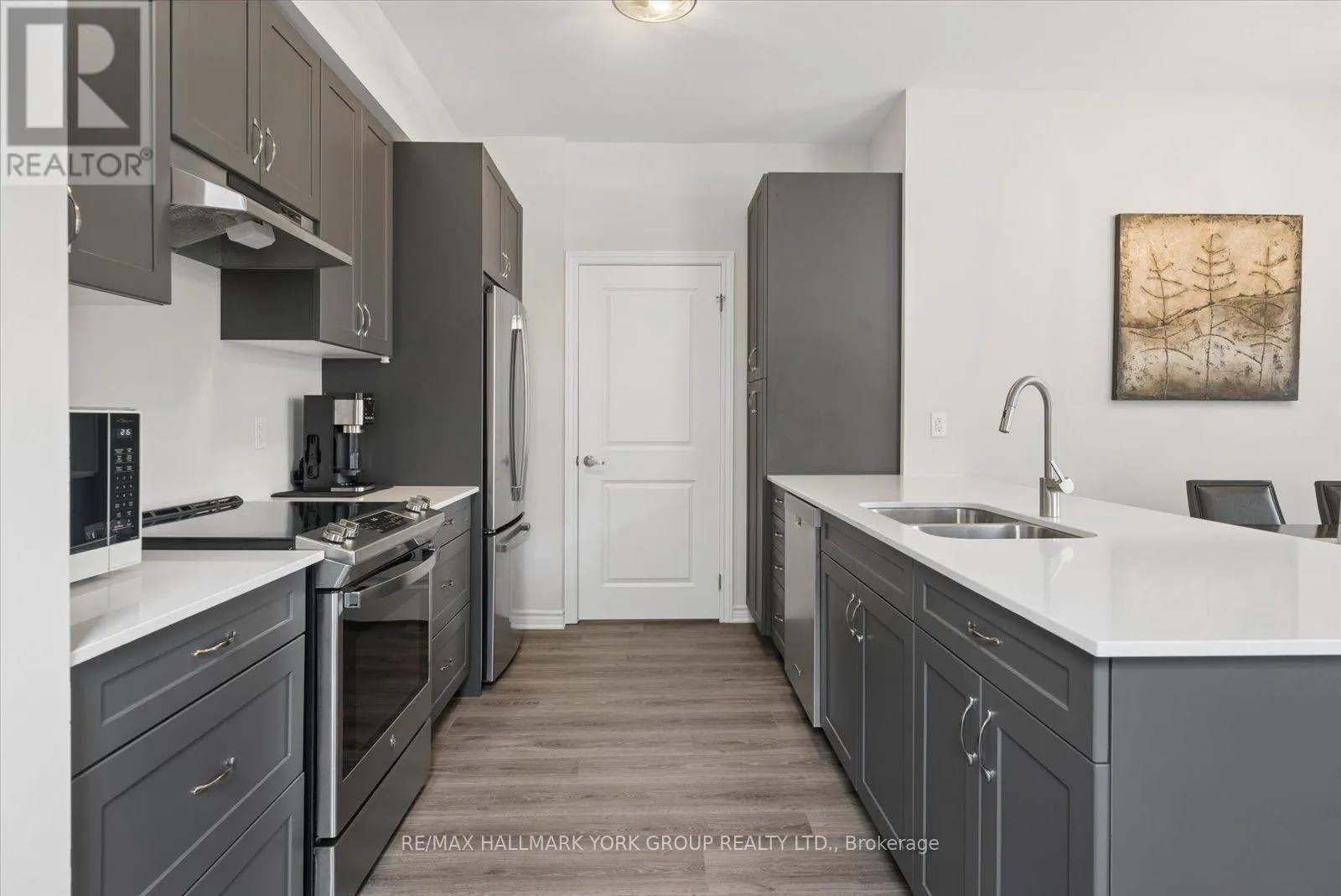 6 - 17 LAKEWOOD CRESCENT