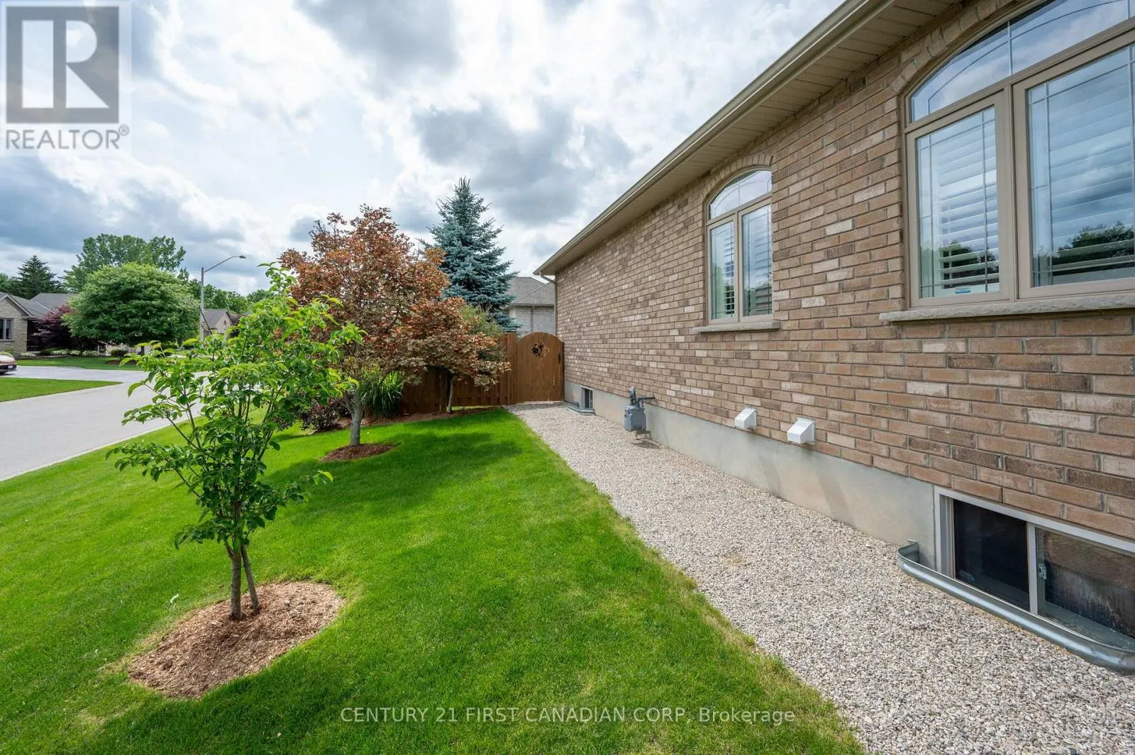 286 DUFFERIN STREET