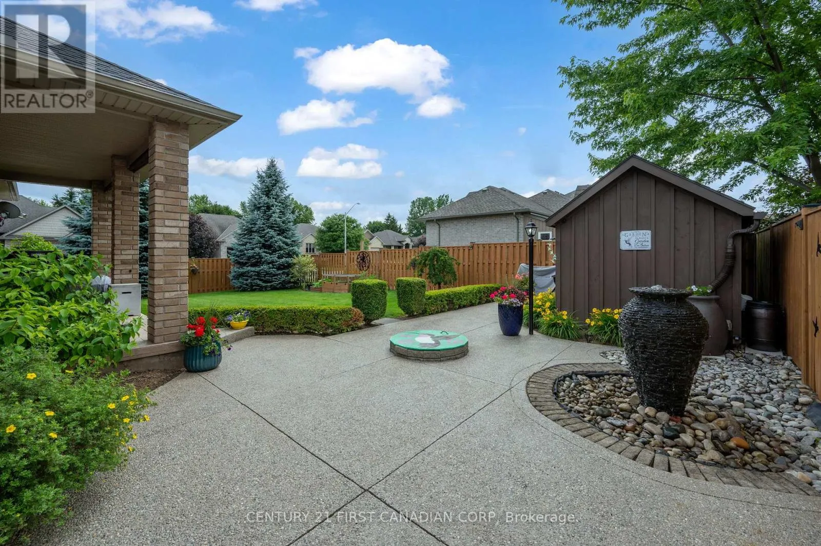 286 DUFFERIN STREET