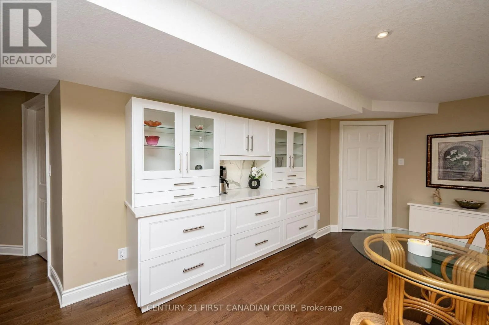 286 DUFFERIN STREET