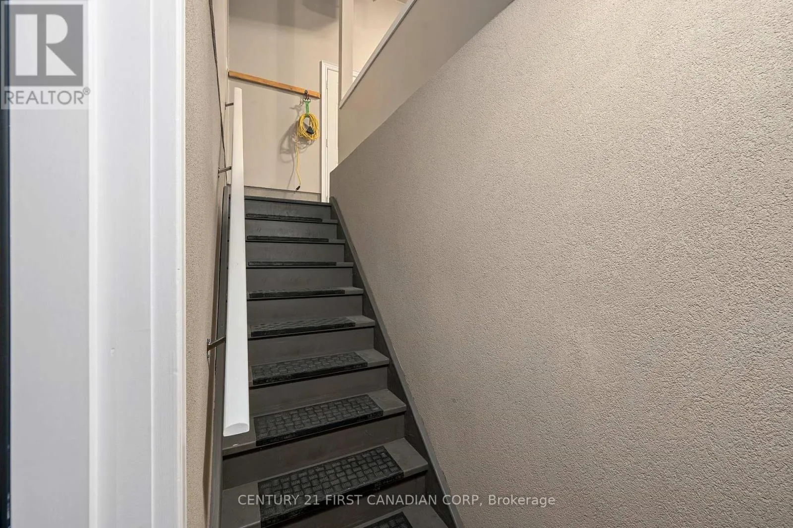 286 DUFFERIN STREET