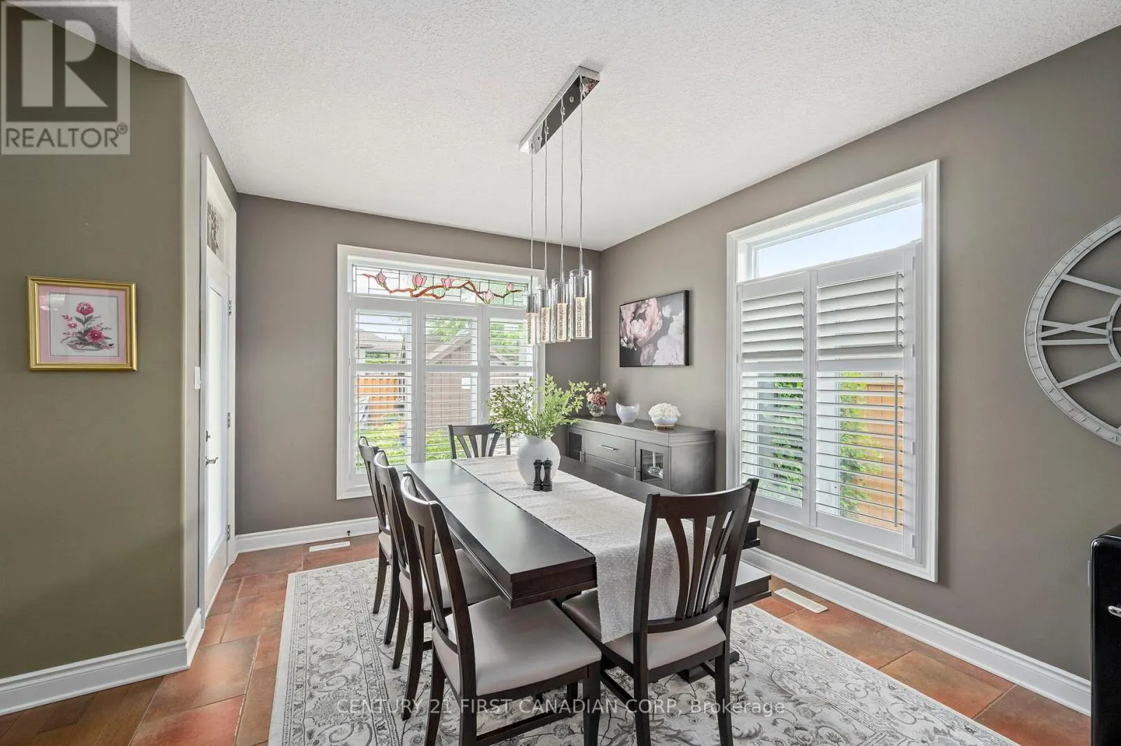 286 DUFFERIN STREET