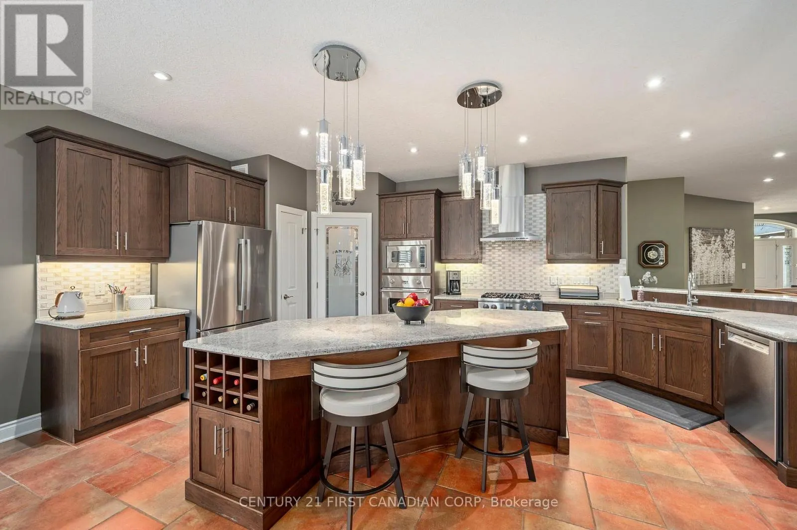 286 DUFFERIN STREET