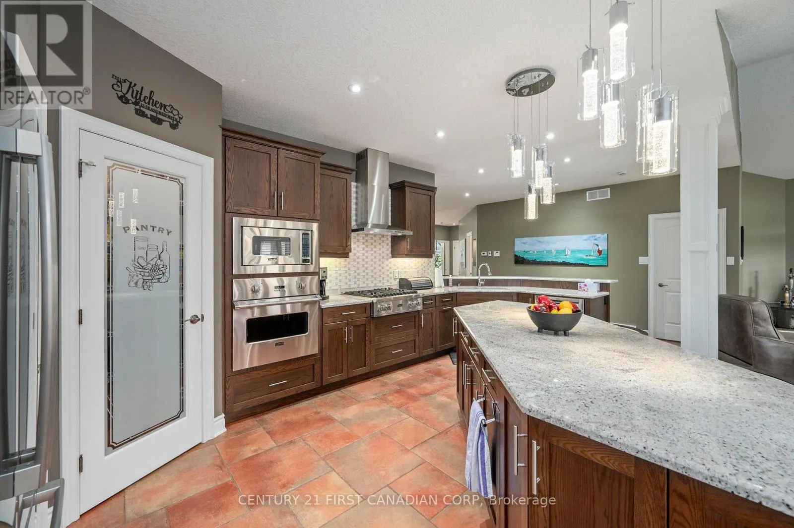 286 DUFFERIN STREET