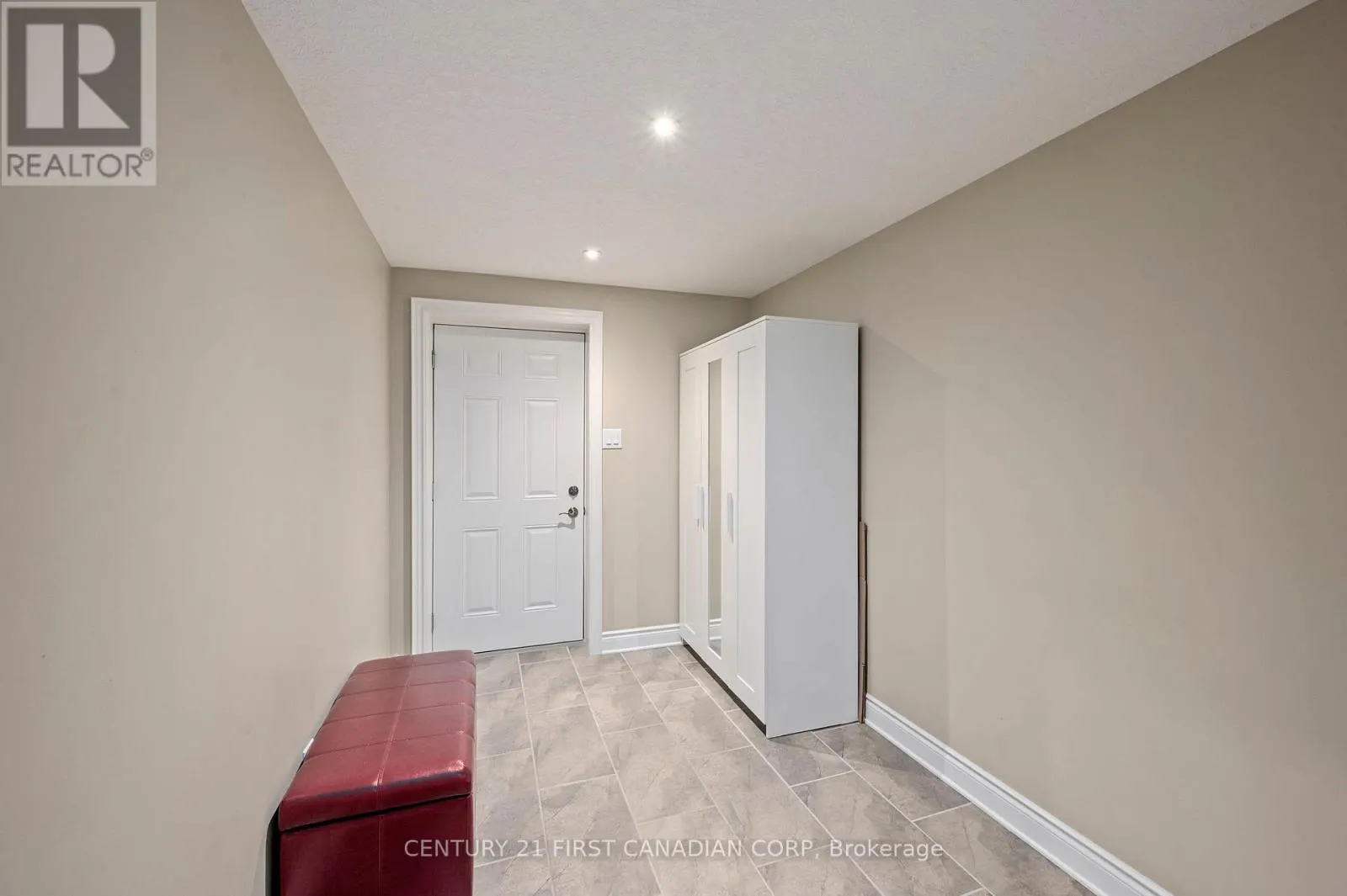 286 DUFFERIN STREET