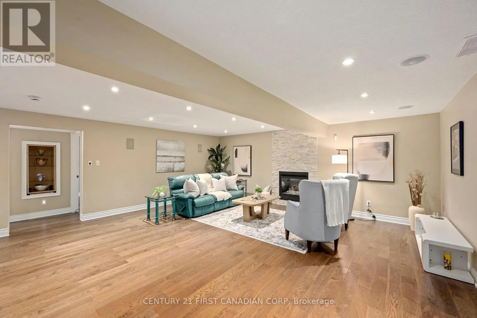 286 DUFFERIN STREET