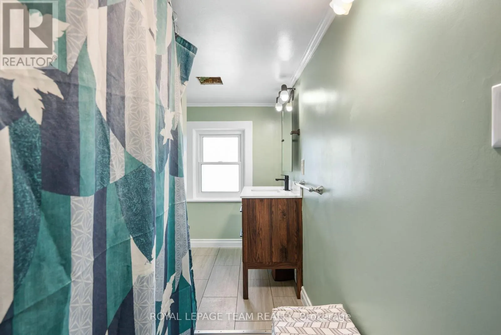 301 OXFORD STREET E