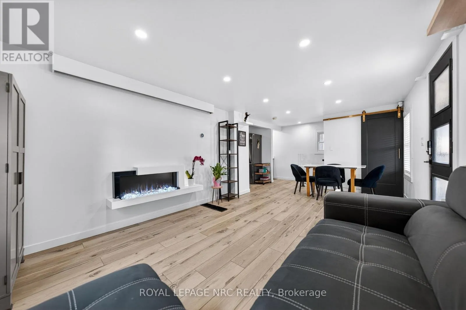 56 DECEW STREET