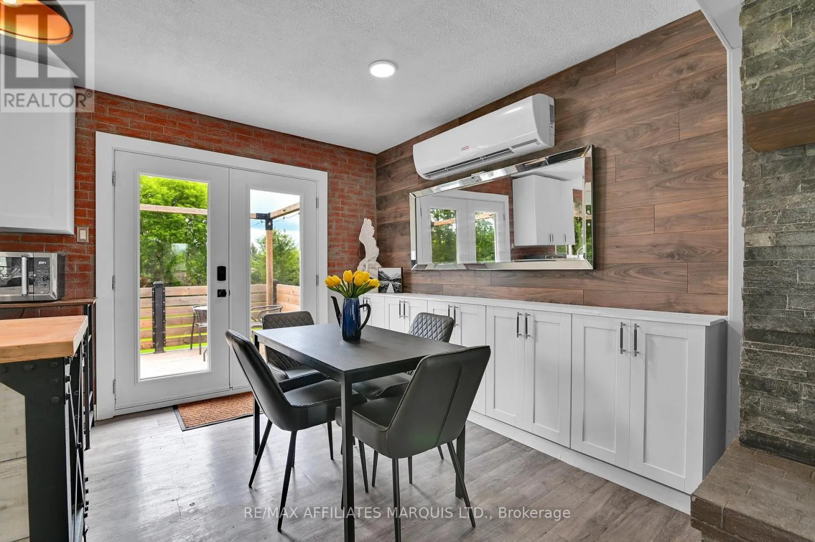 422 HILBERT AVENUE